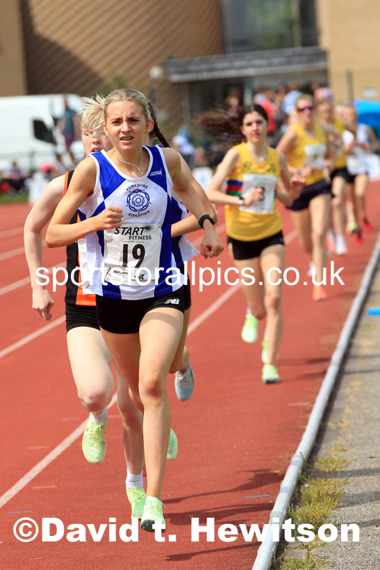 Womens Under-17s 1500 metres, 2022 Northern Inter Counties U17s and U15s Track and Field, York, Thursday, June 2nd. Photo: David T. Hewitson/Sports for All Pics
